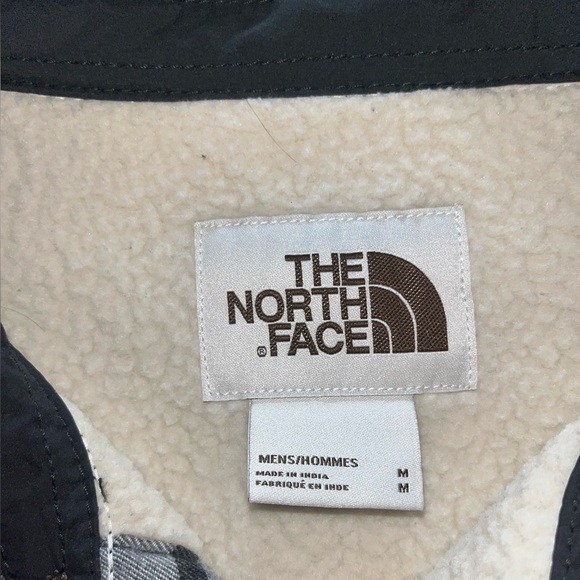 North Face Plaid Fleece Lined Jacket - Picture 3 of 4
